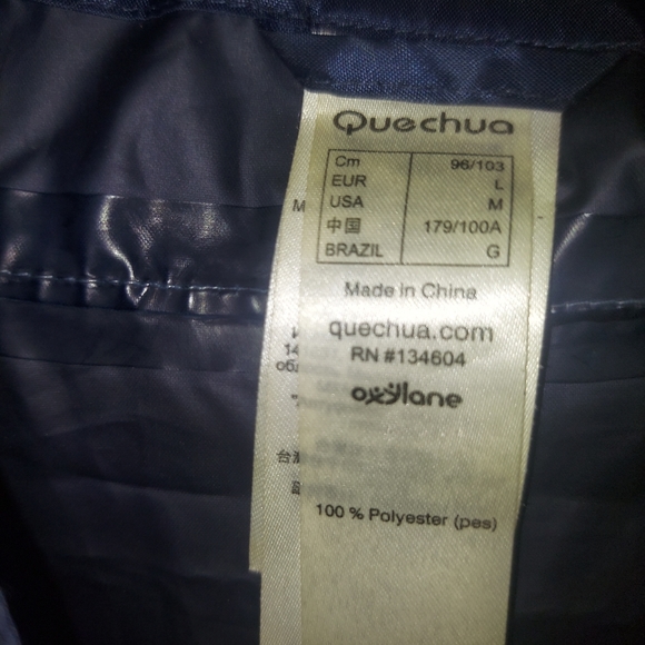 💥3/$25💥 Quechua Rain Coat Jacket Lightweight Windbreaker size M - Picture 4 of 4
